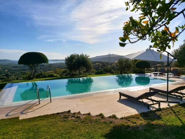 Villa Alba Esclusiva Villa Con Piscina A Sfioro E Vista Mozzafiato Sul Mare Cugnana Eksteriør billede