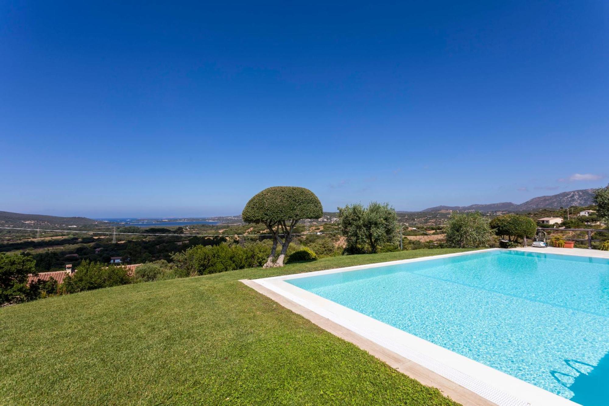 Villa Alba Esclusiva Villa Con Piscina A Sfioro E Vista Mozzafiato Sul Mare Cugnana Eksteriør billede